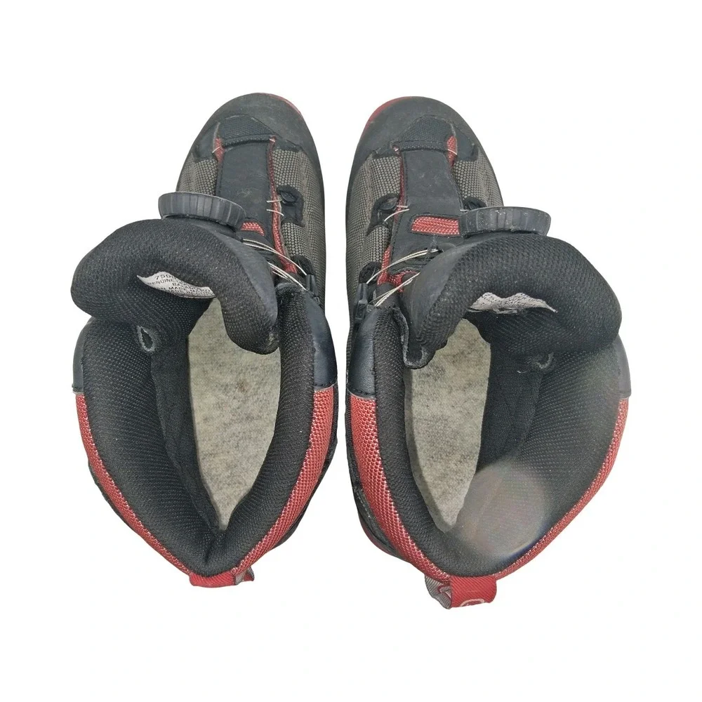 Vasque Mountain Boots Mens Size 9 Gray Leather Vibram Waterproof Hiking Ankle